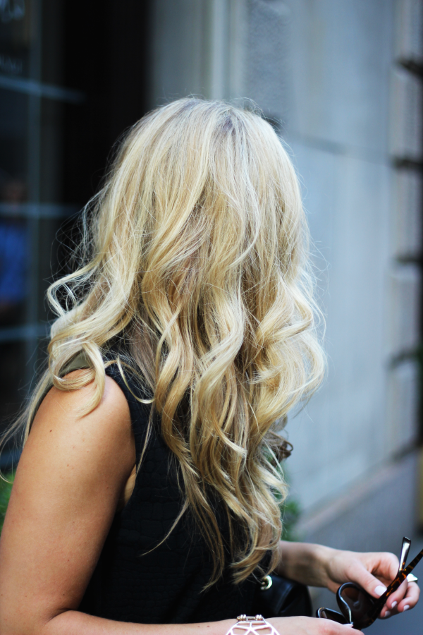 Blonde Wavy Hairstyle