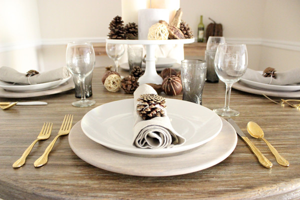 holiday-table-setting