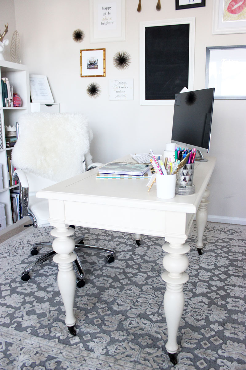 Home-Office-Design-Blogger-Home-Office-Neutral-Office-Gray-Floral-Rug-White-Desk-Faux-Fur-Throw-Chic-Gallery-Wall